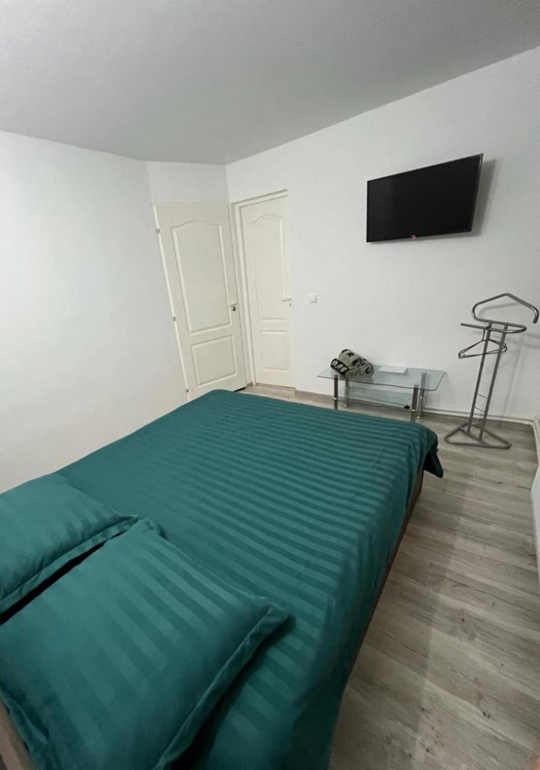Garsoniera Casa Dragoeni, Targu Jiu Apartment Bagian luar foto