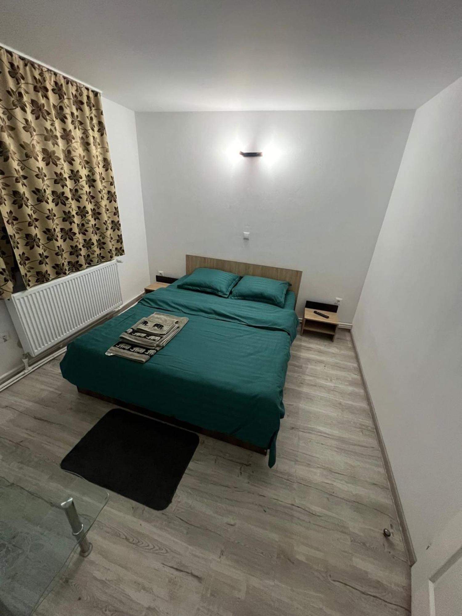 Garsoniera Casa Dragoeni, Targu Jiu Apartment Bagian luar foto