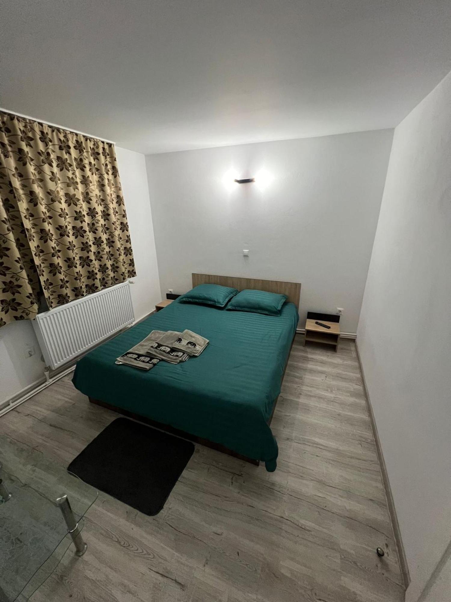 Garsoniera Casa Dragoeni, Targu Jiu Apartment Bagian luar foto
